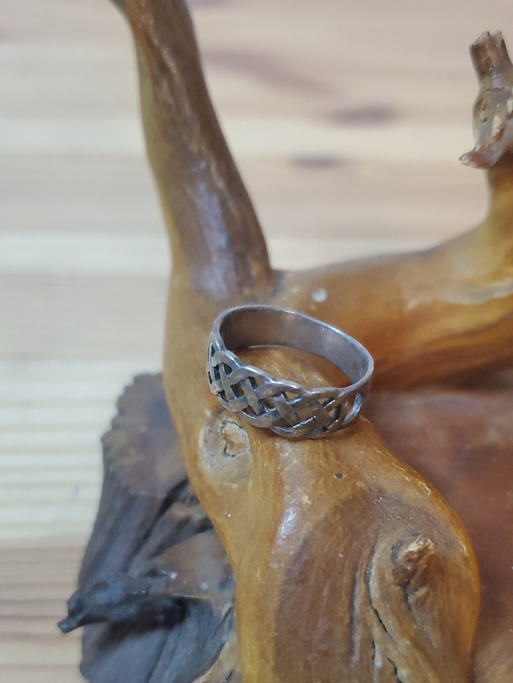 Sterling silver ring. 5 3/4 Celtics knot. DY
